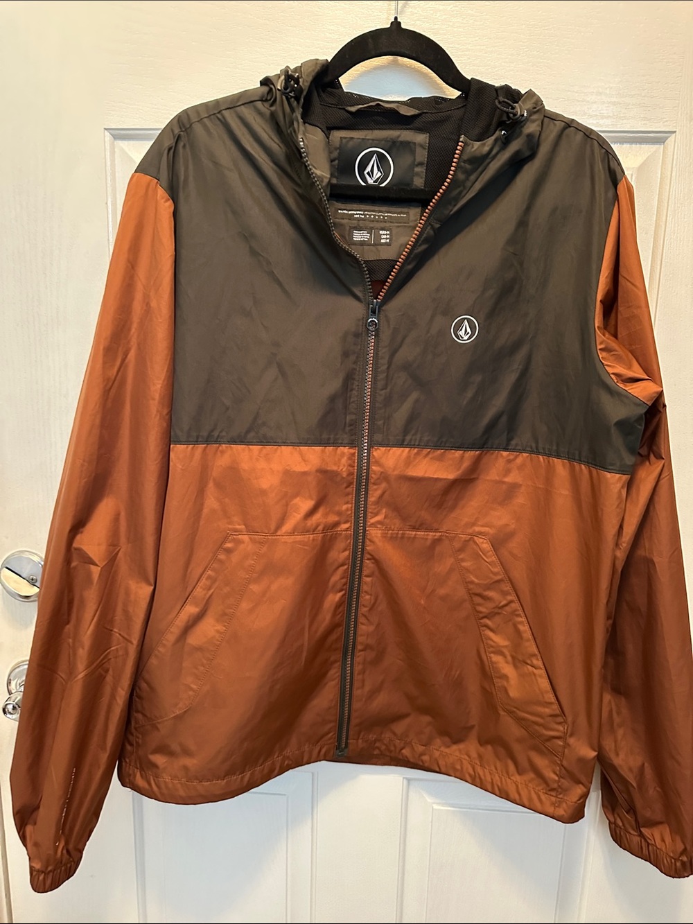 Volcom Men's (Unisex) Two-Tone Hooded Windbreaker in Rust and Black Size M